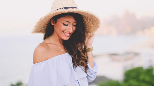 6 Perfect Hairstyles For Vacation & The Beach blog image