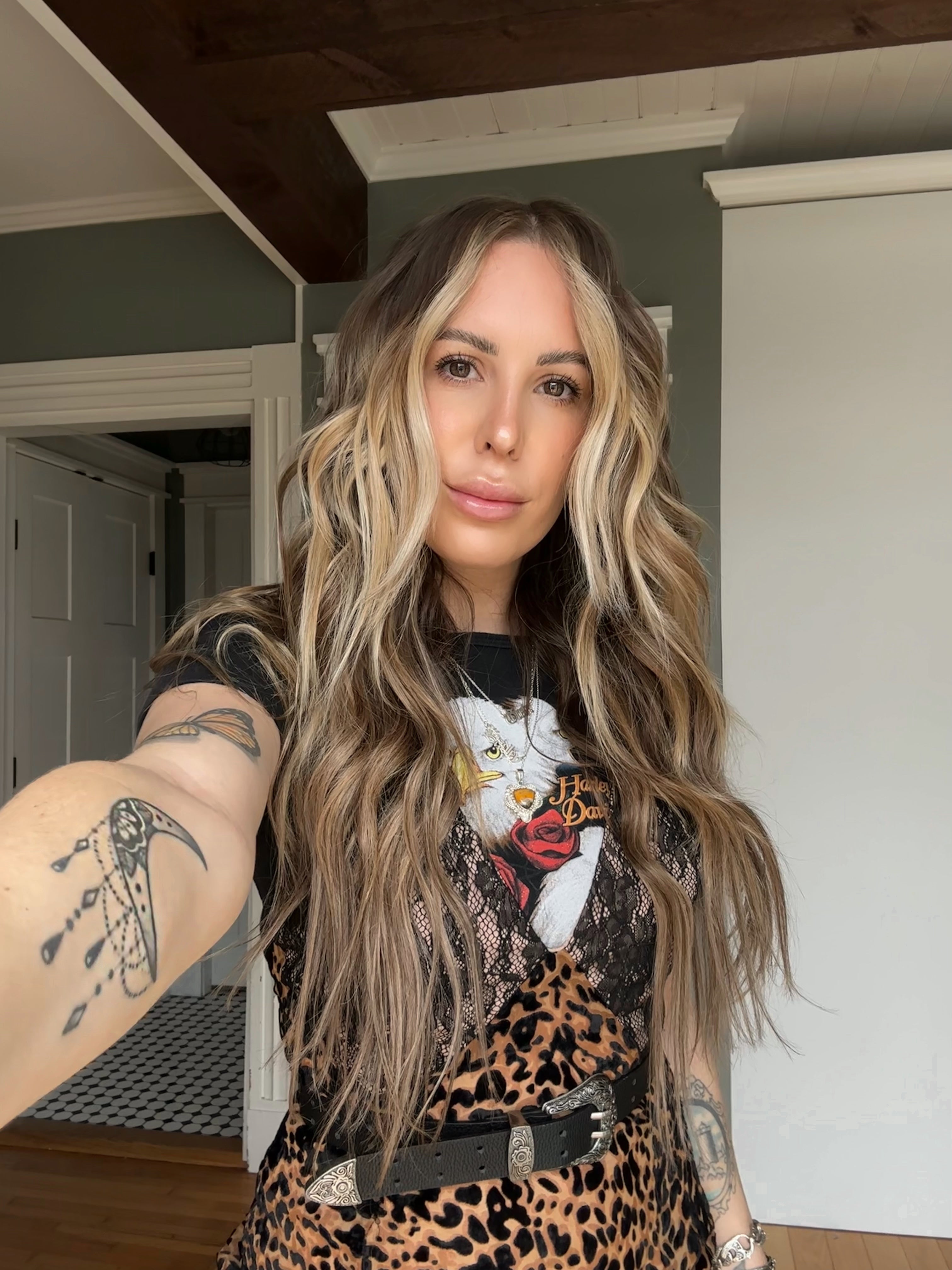 Wearing 20" Seamless Clip-Ins in <a href="https://wwwluxyhaircom/products/20-seamless-neutral-brown-balayage-clip-ins-180g-20-180g?from=toriebliss"> Neutral Brown Balayage </a> image