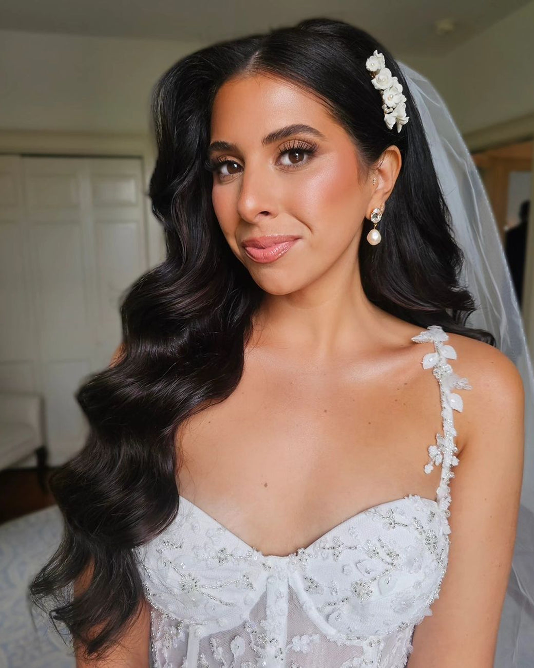 Lifestyle photo of Glam look