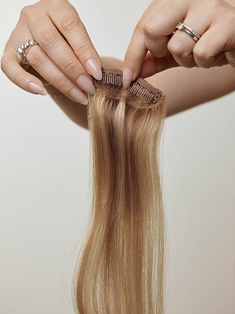 Scalp-Fill-ins_On-Fig_Ecomm_BeigeBlonde_Weft_Close-up_8b54b481-8c17-49f6-aaa7-0947354fdd31_800x.jpg?v\u003d1714697295